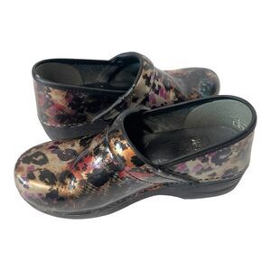 Dansko Women’s XP 2.0 Meadow Patent Leather Multi Color Nurse Clogs Size 8